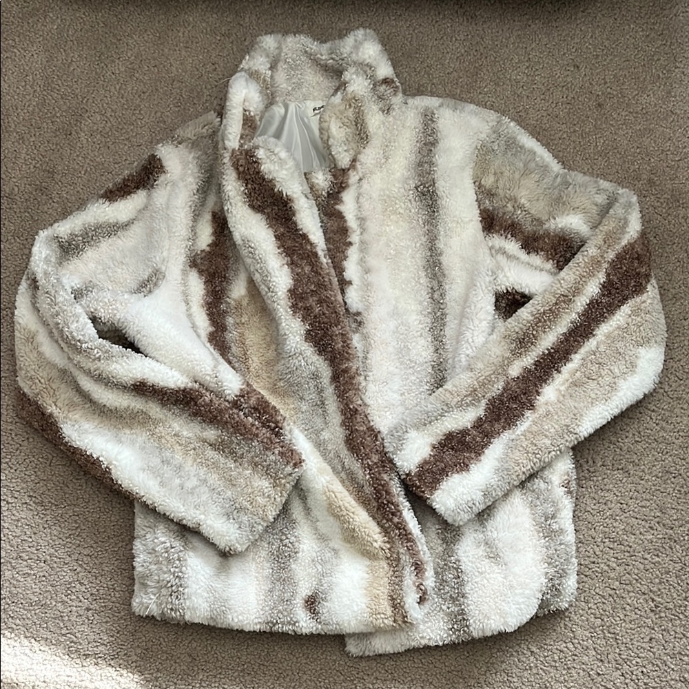 “Polished & Poised- Faux Fur Coat size small”